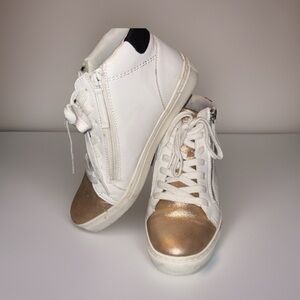 Universal Thread Brooklin 8.5 women’s White and Gold High-Top Sneakers